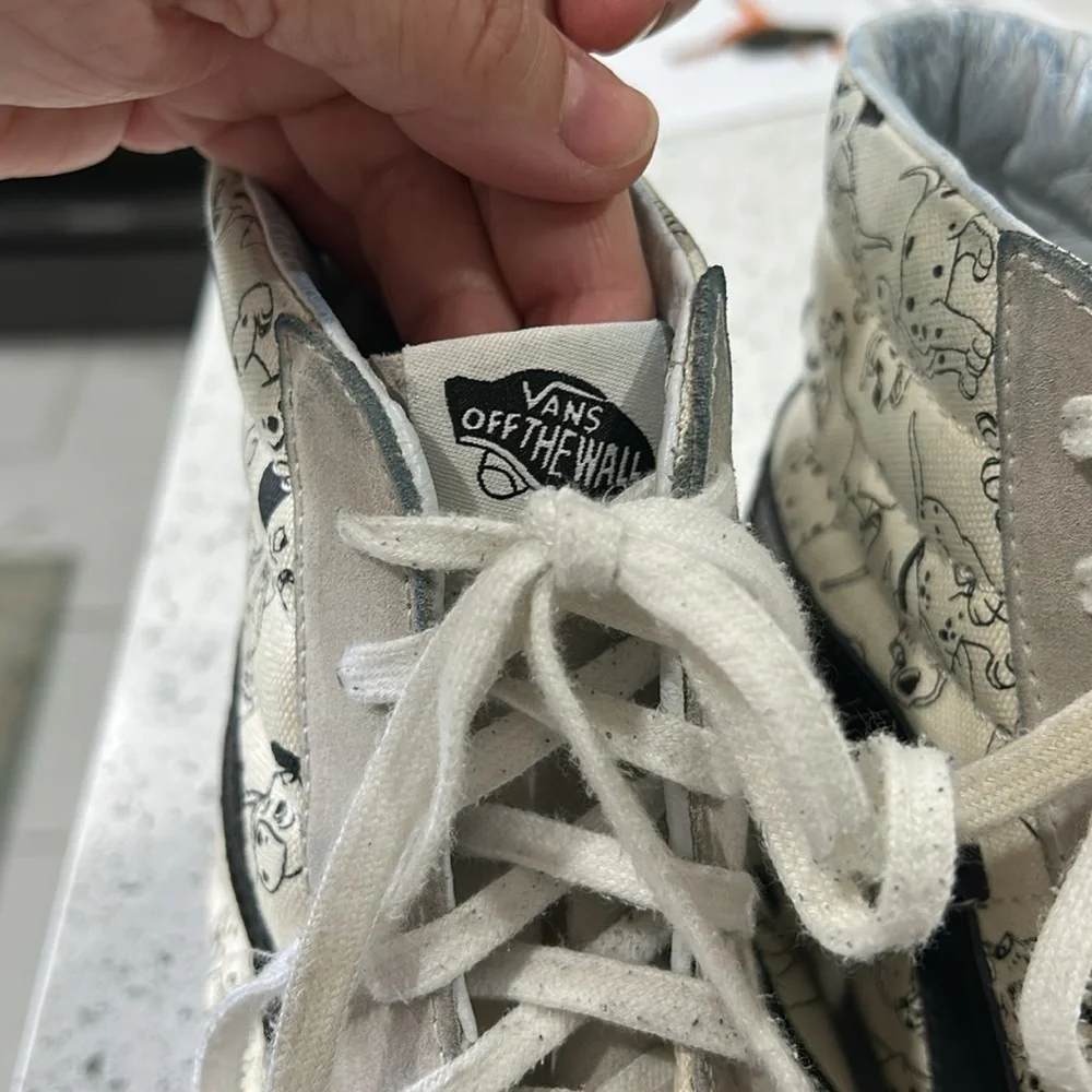 Vans x Disney 101 Dalmatians RARE Sk8-Hi High Top Lace Up Sneakers - Size 10